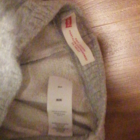 Levi's grey knit joggers size medium kids - Picture 2 of 2